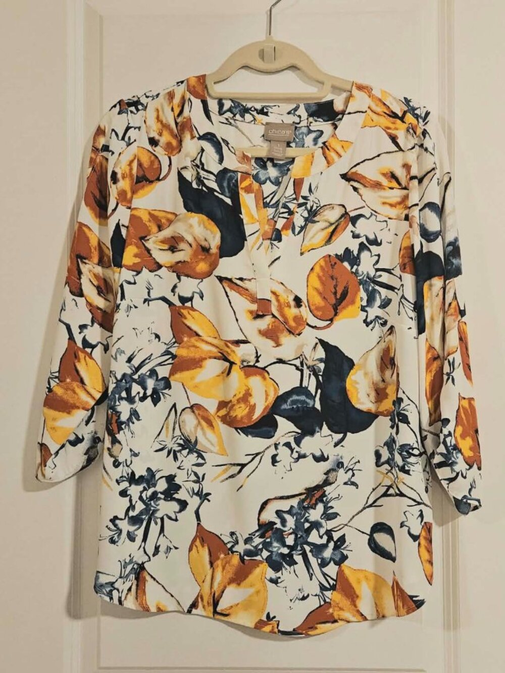 Chico’s Floral 3/4 Sleeve Blouse Size 1 Blue Gold Cream Abstract Print Top